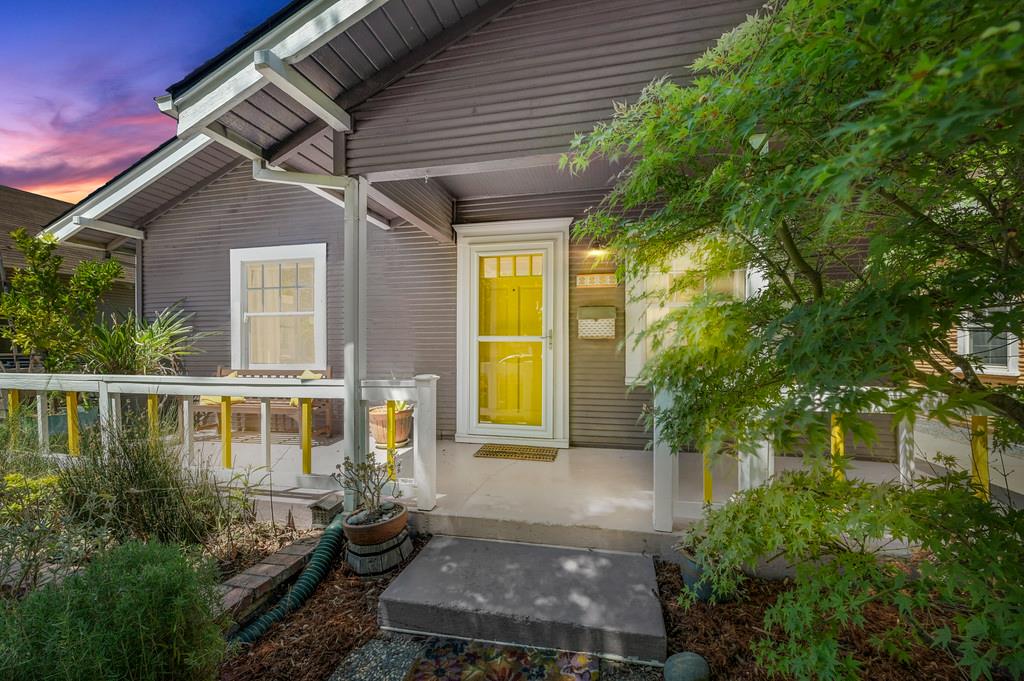 Detail Gallery Image 1 of 53 For 2232 Gerber Ave, Sacramento,  CA 95817 - 3 Beds | 2 Baths