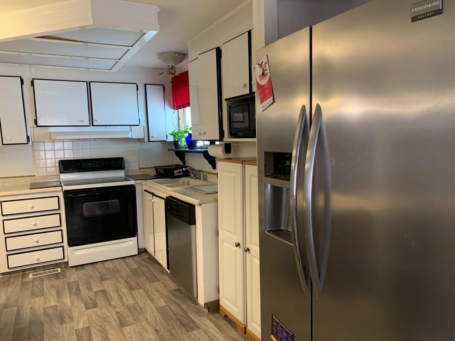 Detail Gallery Image 5 of 32 For 4911 Brookdale Dr. 144, Sacramento,  CA 95834 - 2 Beds | 2 Baths