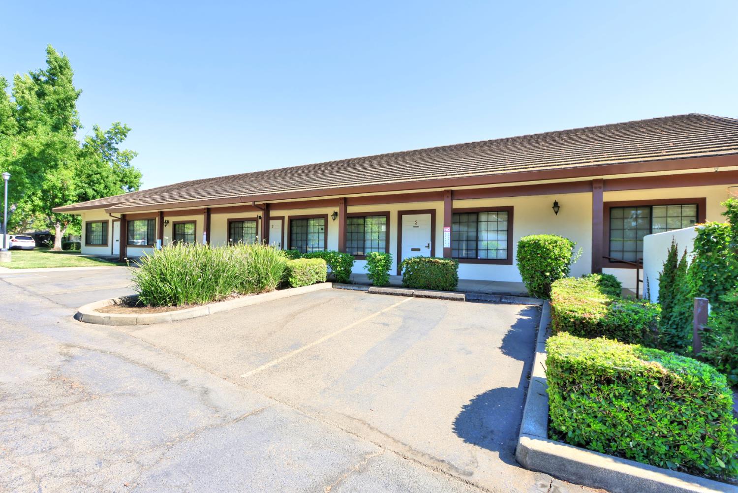 Detail Gallery Image 4 of 51 For 1601 Executive Ct, Sacramento,  CA 95864 - – Beds | – Baths