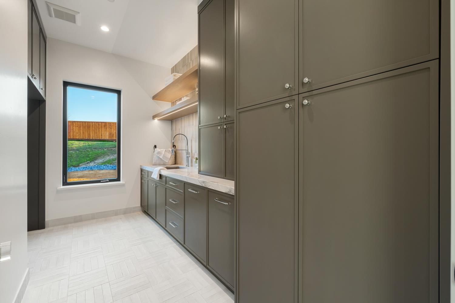 Detail Gallery Image 30 of 72 For 9260 Hilltop Pl, Loomis,  CA 95650 - 4 Beds | 5 Baths