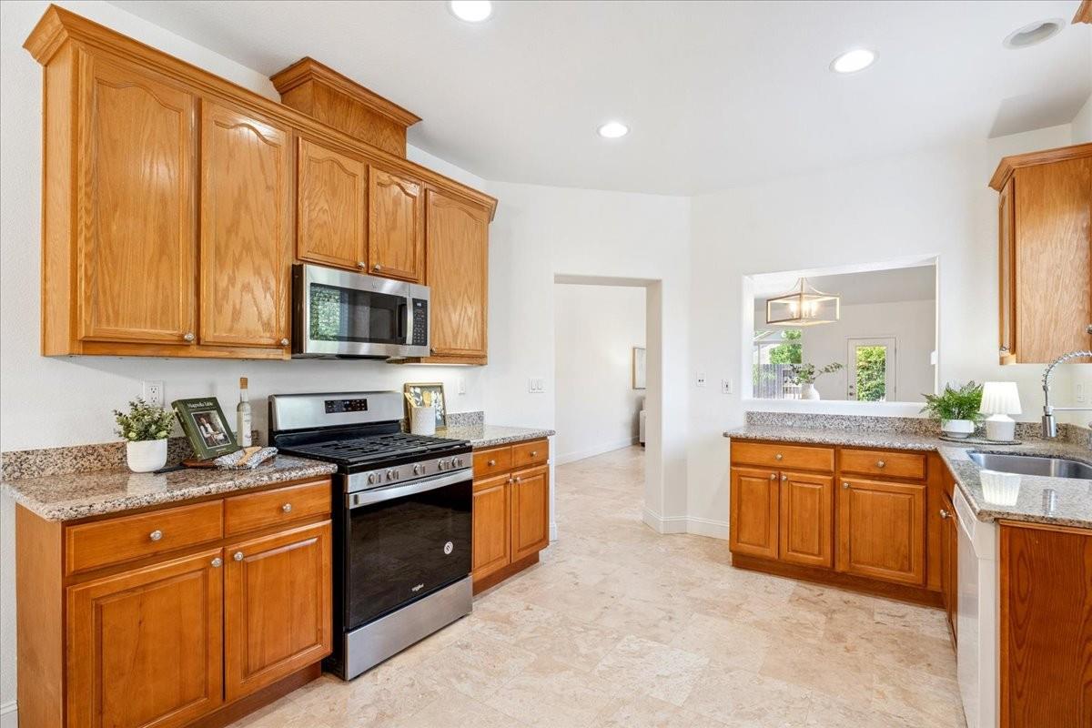 Detail Gallery Image 13 of 29 For 2358 1st St, Lincoln,  CA 95648 - 3 Beds | 2 Baths