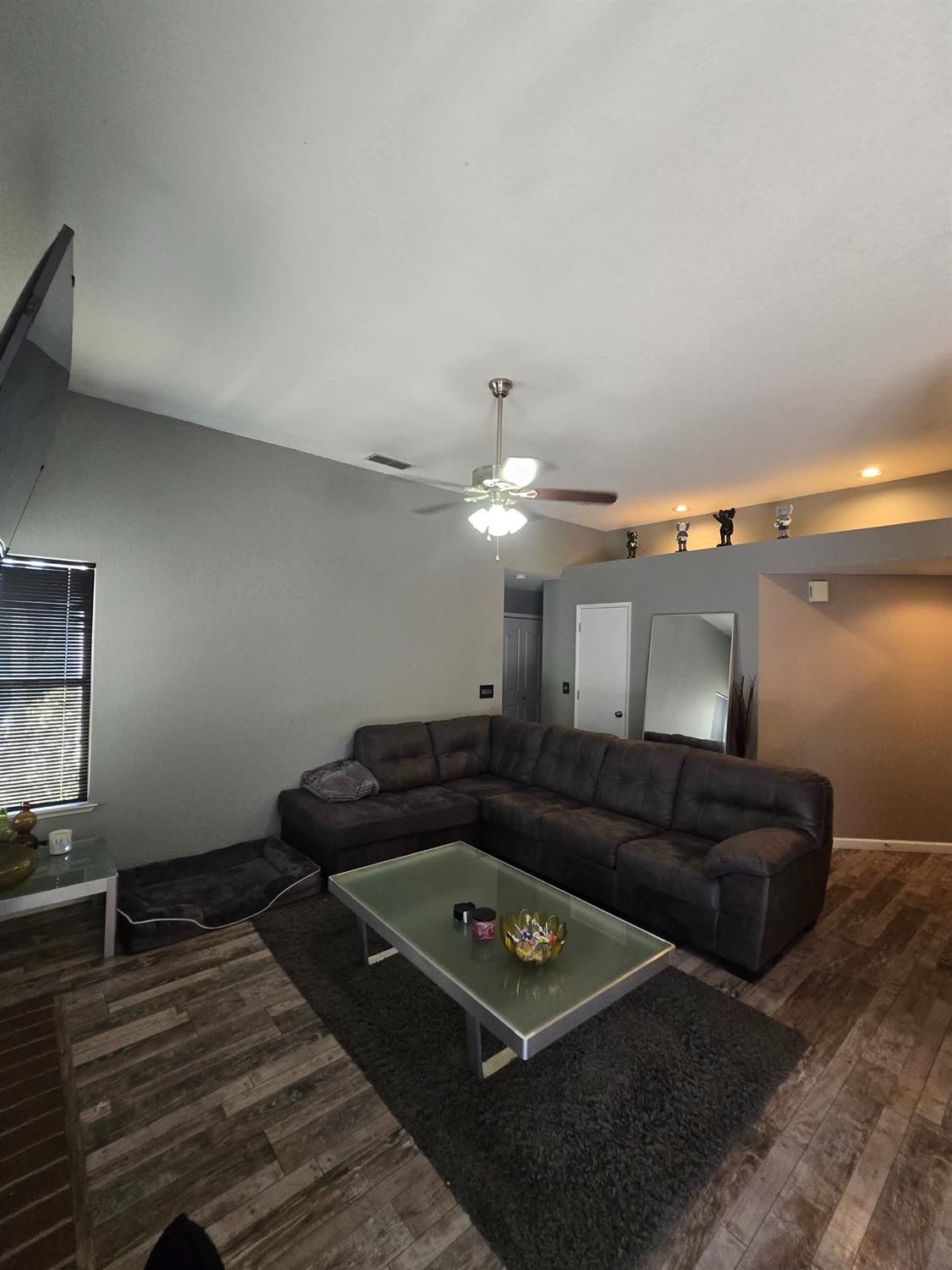 Detail Gallery Image 13 of 25 For 9388 Allendale Way, Sacramento,  CA 95829 - 3 Beds | 2 Baths