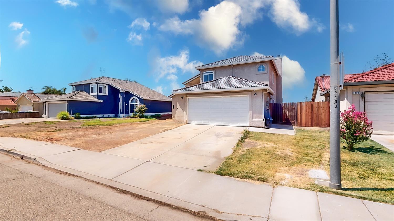 Detail Gallery Image 2 of 41 For 2334 Santos St, Dos Palos,  CA 93620 - 4 Beds | 2/5 Baths