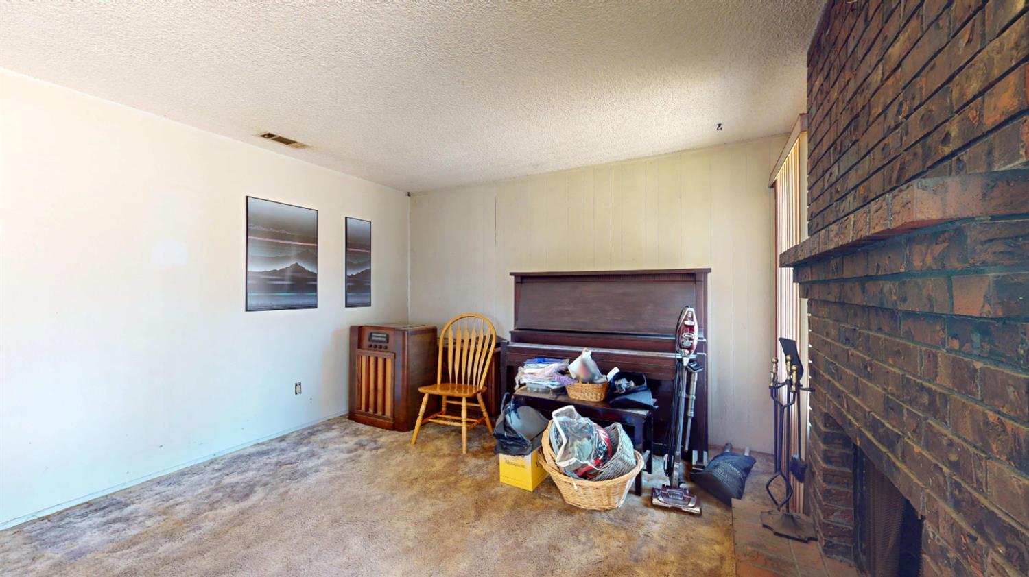 Detail Gallery Image 5 of 22 For 2716 Palomino Ln, Modesto,  CA 95355 - 3 Beds | 2/1 Baths