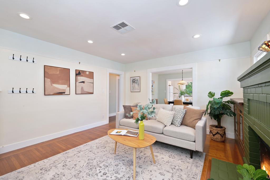 Detail Gallery Image 15 of 53 For 2232 Gerber Ave, Sacramento,  CA 95817 - 3 Beds | 2 Baths