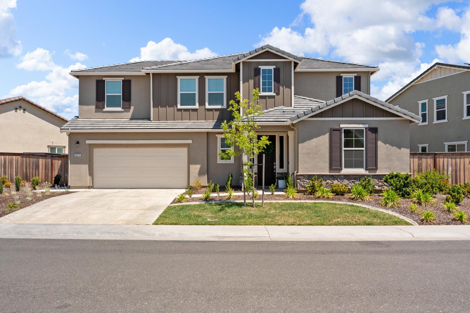 Detail Gallery Image 3 of 83 For 2073 Challenger Way, Roseville,  CA 95747 - 4 Beds | 3/1 Baths