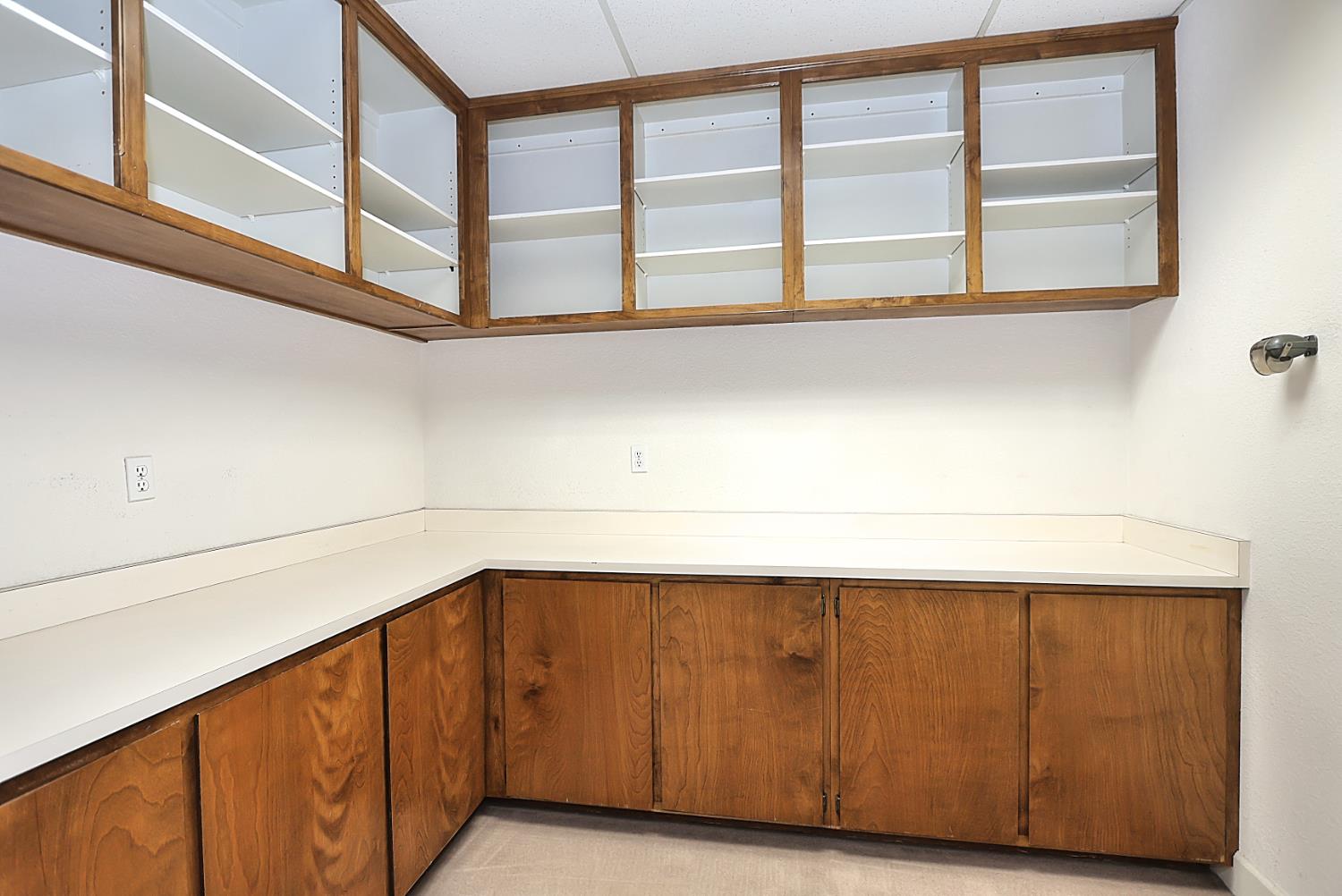 Detail Gallery Image 37 of 51 For 1601 Executive Ct, Sacramento,  CA 95864 - – Beds | – Baths