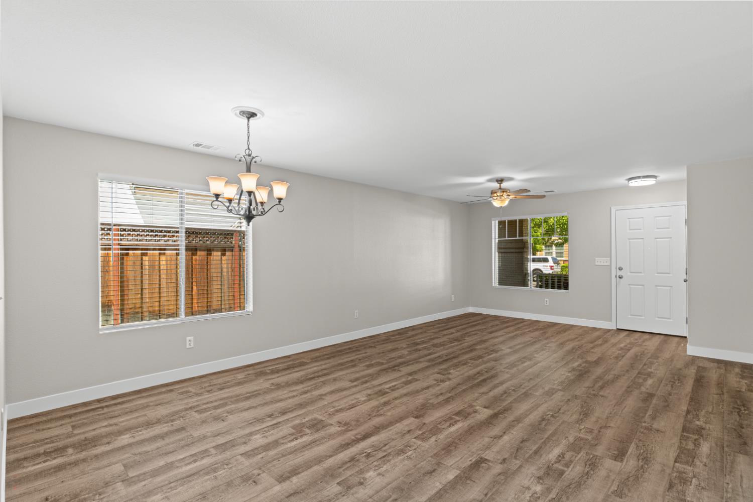 Detail Gallery Image 6 of 31 For 1566 Parkside Ct, Tracy,  CA 95376 - 3 Beds | 2 Baths
