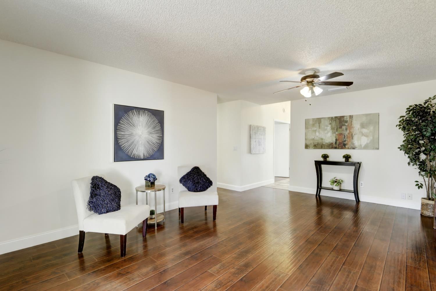 Detail Gallery Image 12 of 48 For 9013 Meadowsweet Way, Elk Grove,  CA 95624 - 4 Beds | 2 Baths