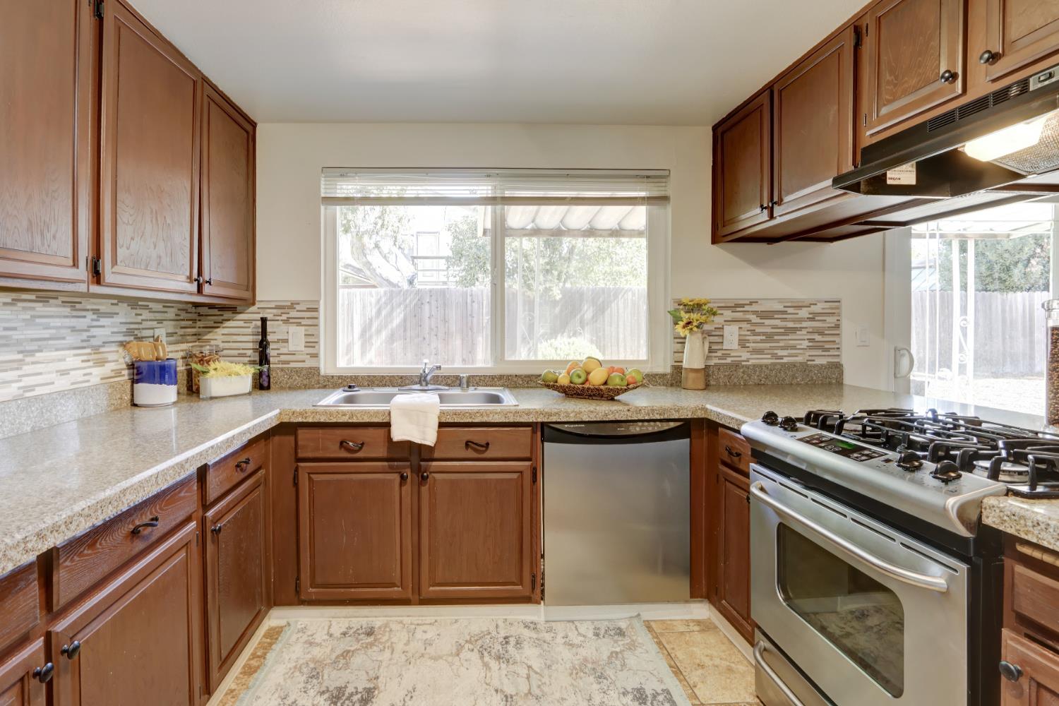 Detail Gallery Image 23 of 48 For 9013 Meadowsweet Way, Elk Grove,  CA 95624 - 4 Beds | 2 Baths