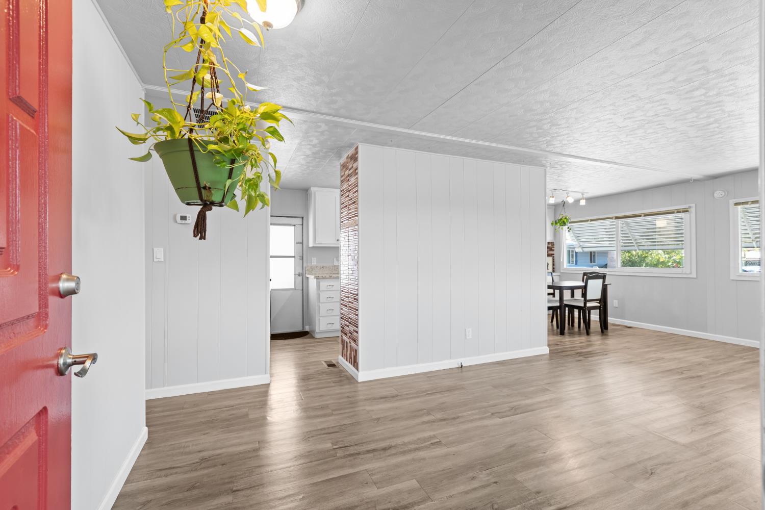 Detail Gallery Image 4 of 30 For 8181 Folsom Blvd 88, Sacramento,  CA 95826 - 2 Beds | 1 Baths