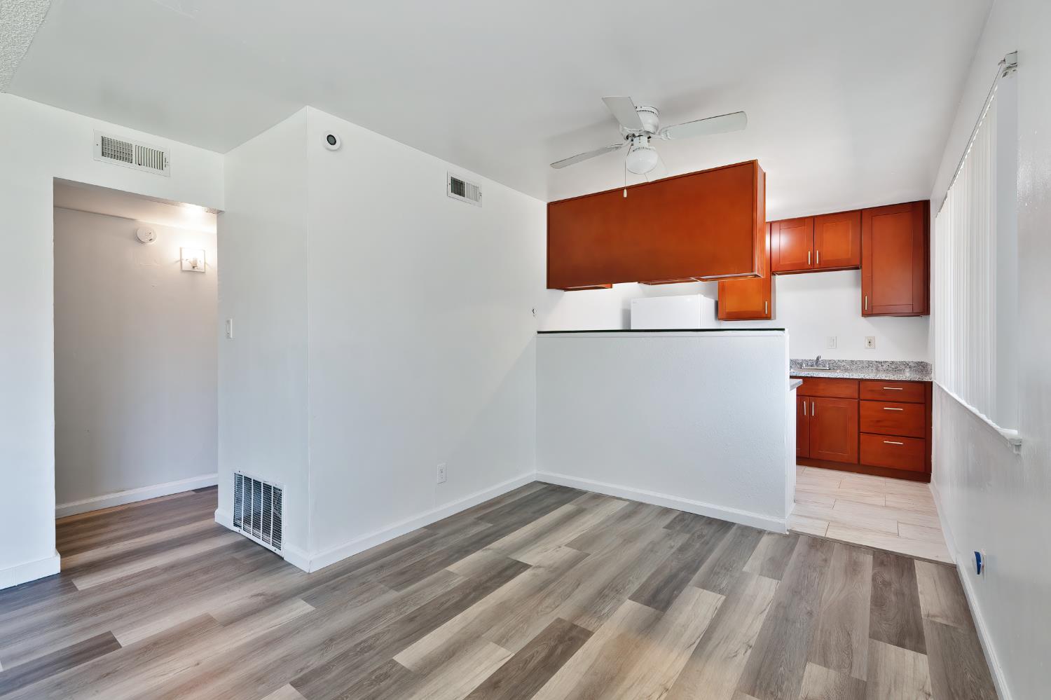 Detail Gallery Image 14 of 18 For 2400 Cava Ct, Sacramento,  CA 95825 - – Beds | – Baths