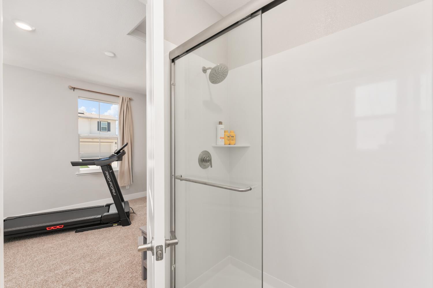 Detail Gallery Image 18 of 83 For 2073 Challenger Way, Roseville,  CA 95747 - 4 Beds | 3/1 Baths