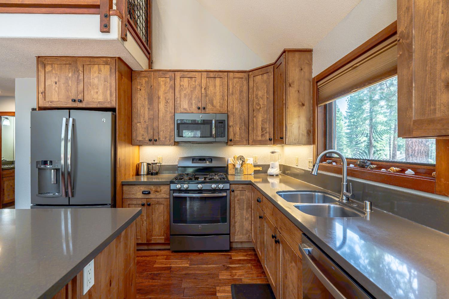 Detail Gallery Image 23 of 47 For 10854 Royal Crest Dr, Truckee,  CA 96161 - 2 Beds | 1/1 Baths