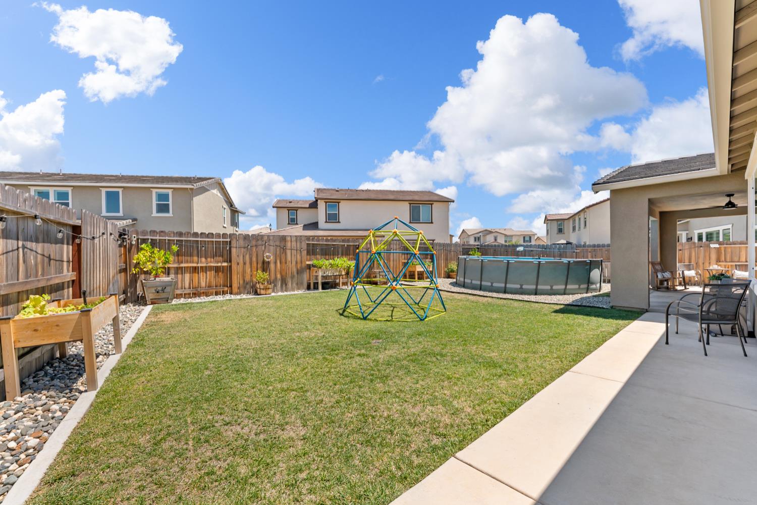 Detail Gallery Image 74 of 83 For 2073 Challenger Way, Roseville,  CA 95747 - 4 Beds | 3/1 Baths