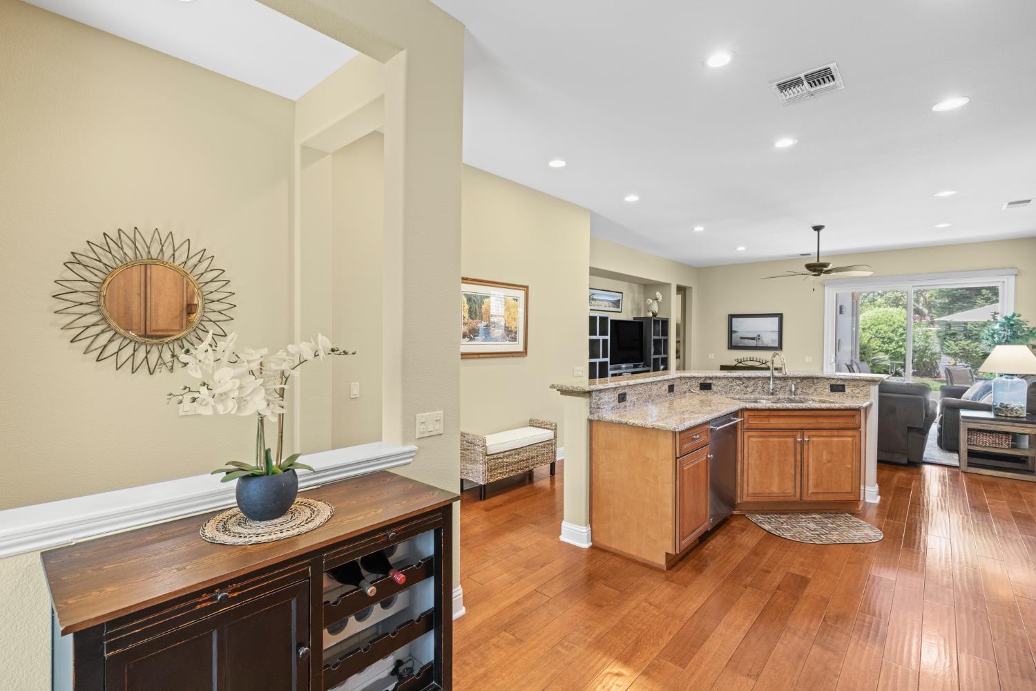 Detail Gallery Image 12 of 32 For 2016 Penstone Loop, Roseville,  CA 95747 - 3 Beds | 2 Baths