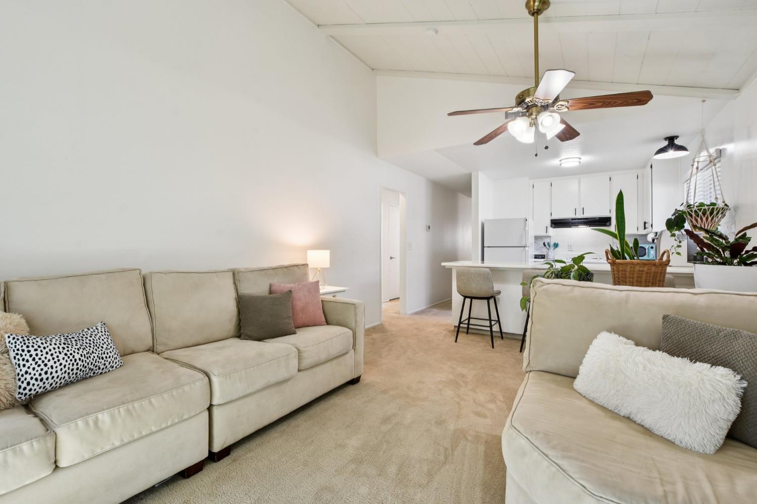 Detail Gallery Image 3 of 22 For 8363 La Riviera Dr, Sacramento,  CA 95826 - 2 Beds | 1/1 Baths