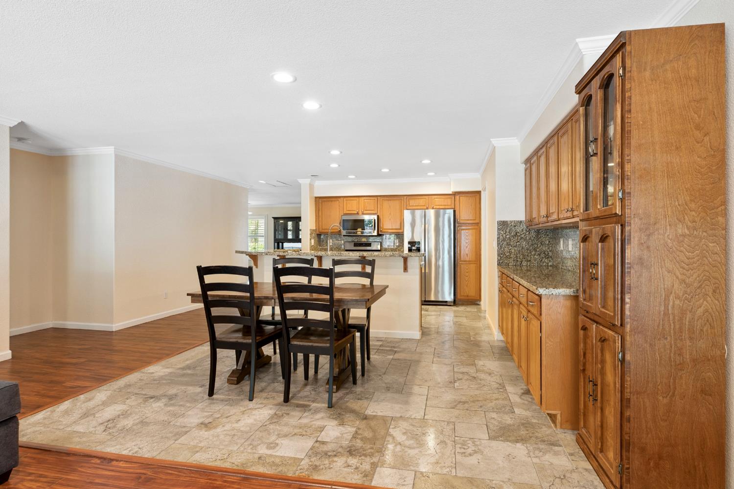 Detail Gallery Image 7 of 46 For 1162 Michelle Ct, Ripon,  CA 95366 - 5 Beds | 2 Baths