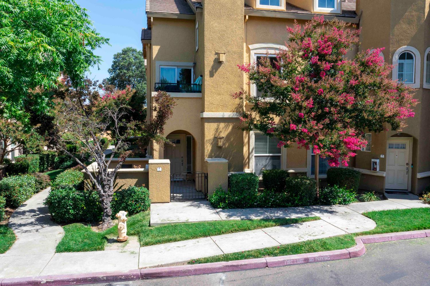Detail Gallery Image 1 of 40 For 1396 Milano Dr #6,  West Sacramento,  CA 95691 - 2 Beds | 2 Baths