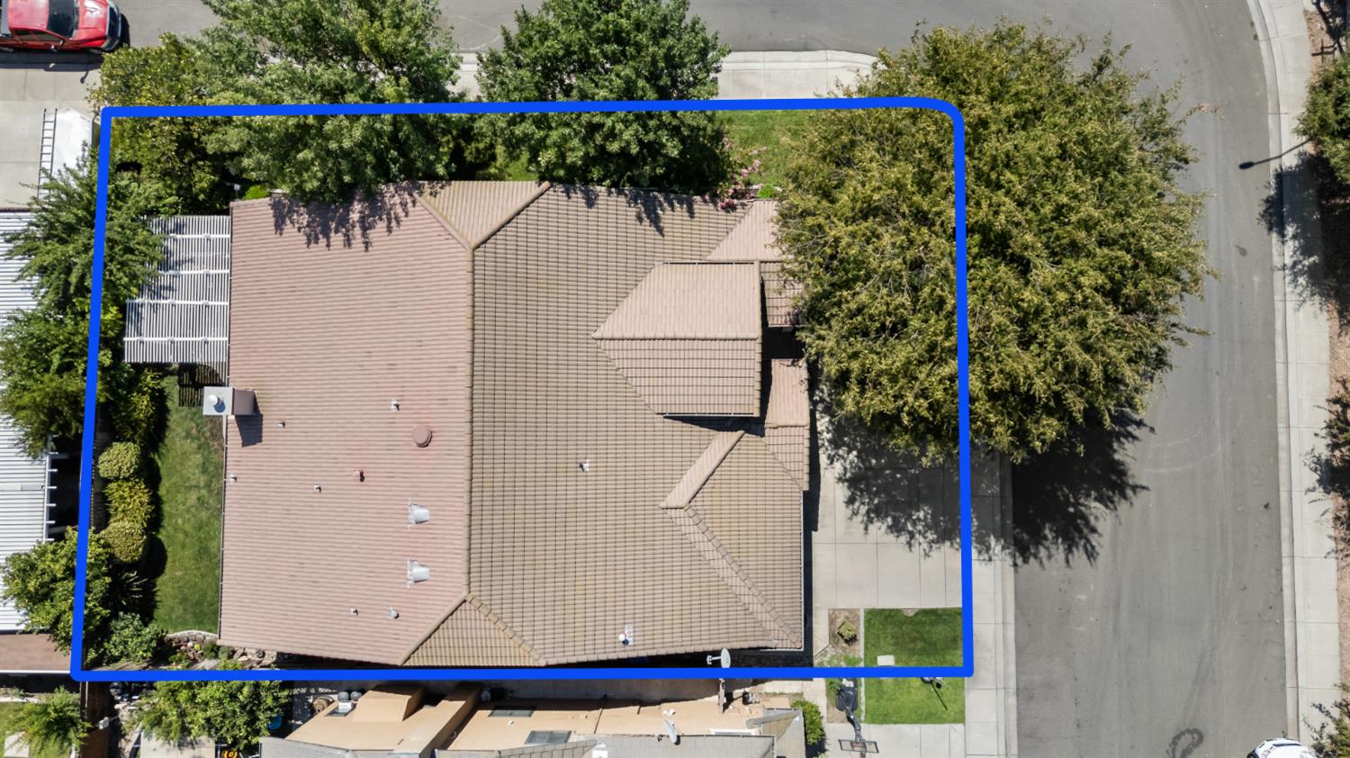 Detail Gallery Image 2 of 60 For 2020 Malcolm Way, Modesto,  CA 95356 - 3 Beds | 3 Baths