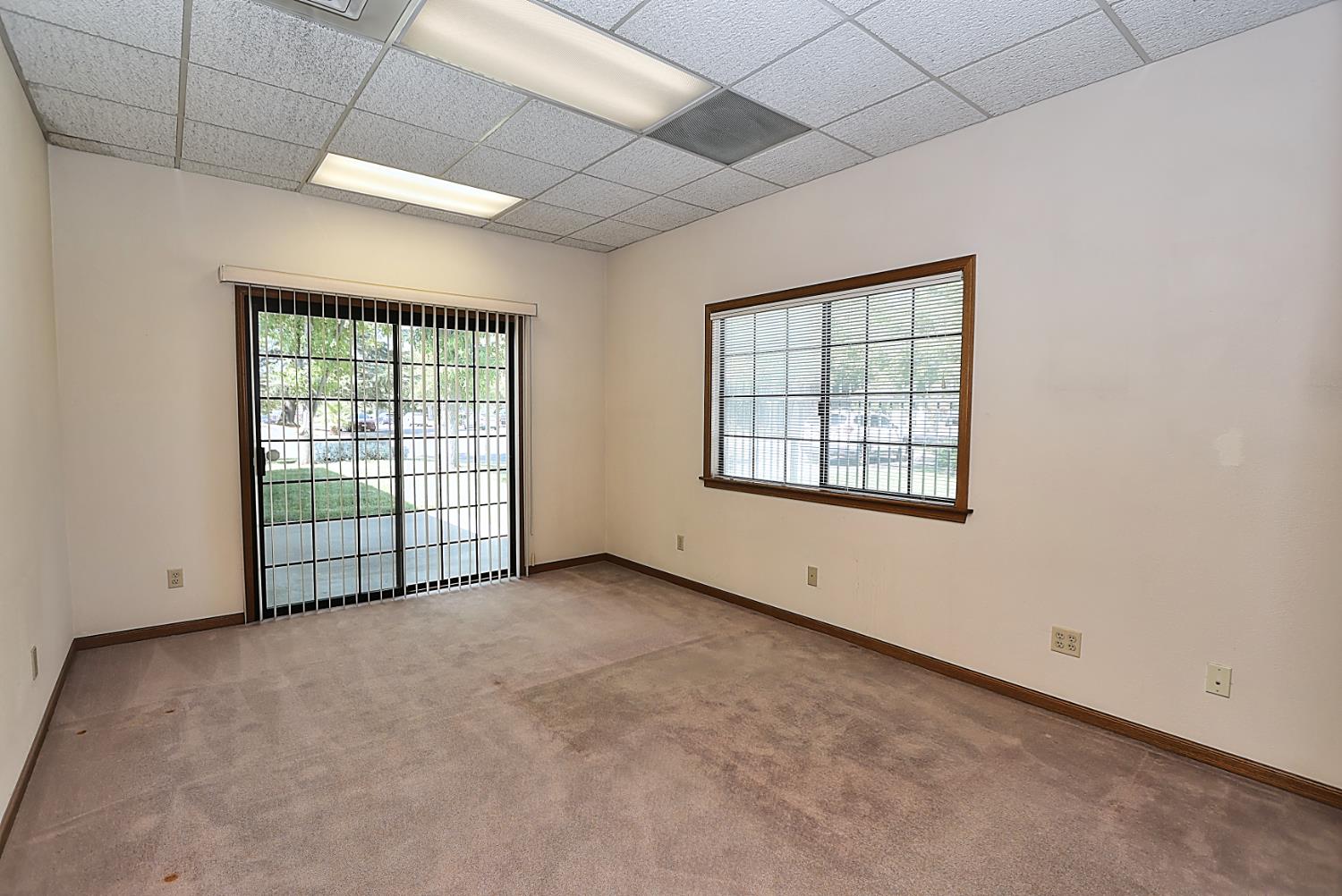 Detail Gallery Image 29 of 51 For 1601 Executive Ct, Sacramento,  CA 95864 - – Beds | – Baths