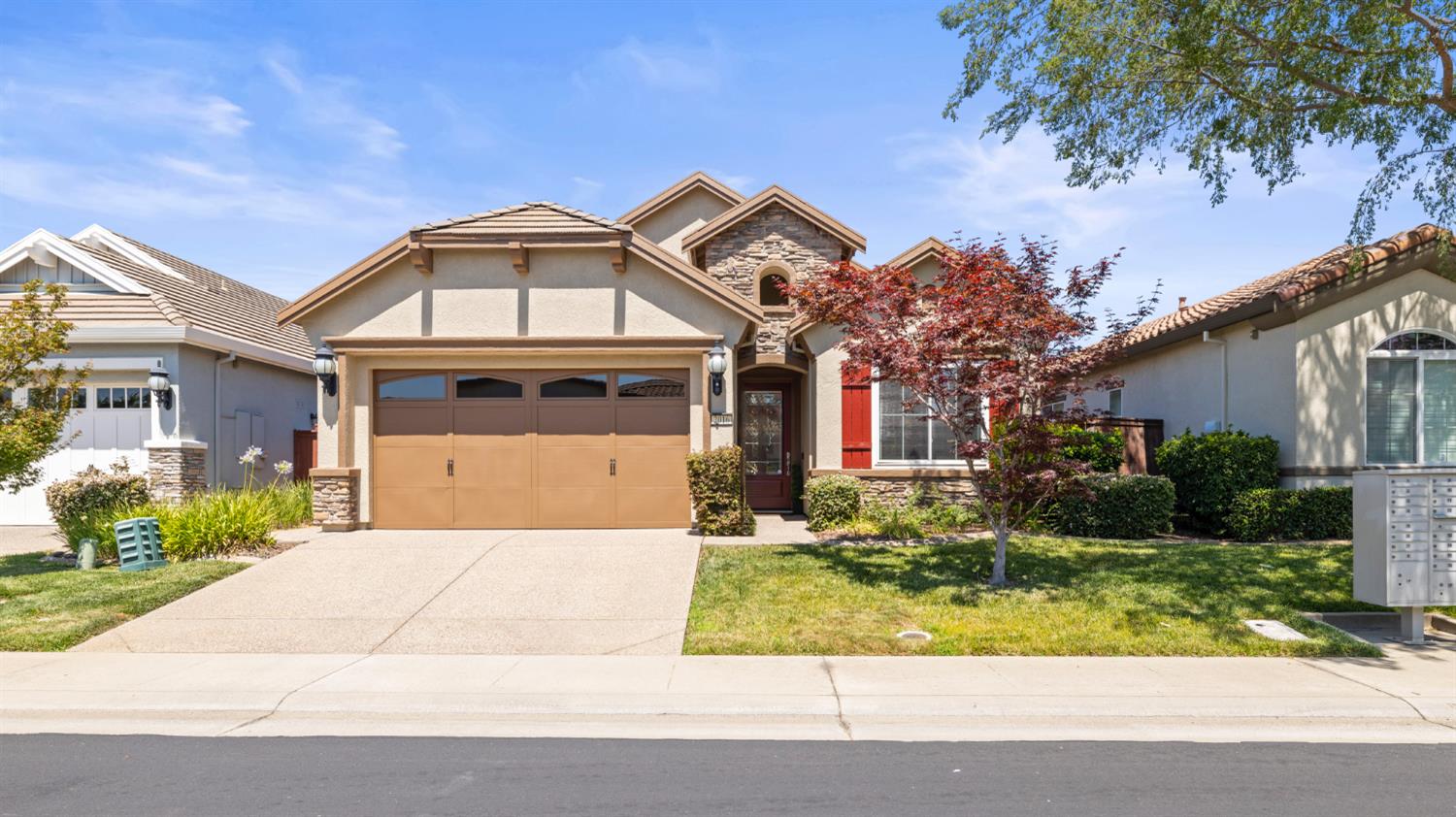Detail Gallery Image 1 of 32 For 2016 Penstone Loop, Roseville,  CA 95747 - 3 Beds | 2 Baths