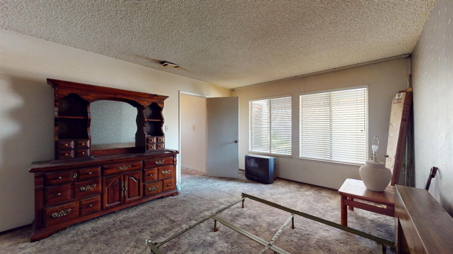 Detail Gallery Image 8 of 22 For 2716 Palomino Ln, Modesto,  CA 95355 - 3 Beds | 2/1 Baths