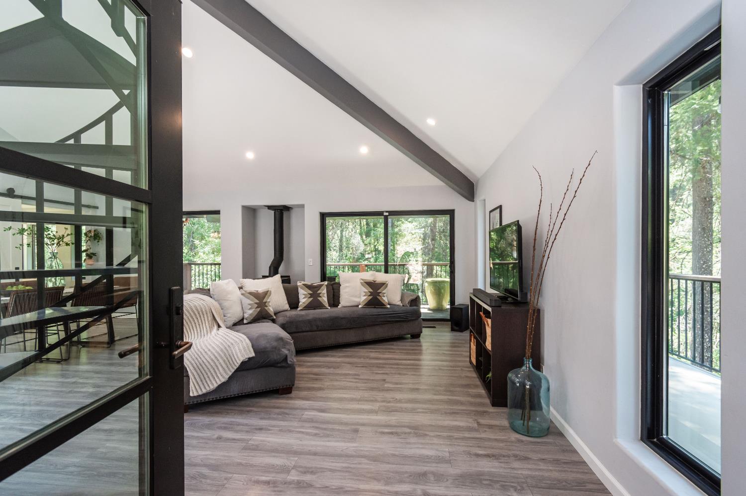 Detail Gallery Image 10 of 61 For 1638 Swansboro Rd, Placerville,  CA 95667 - 3 Beds | 2 Baths