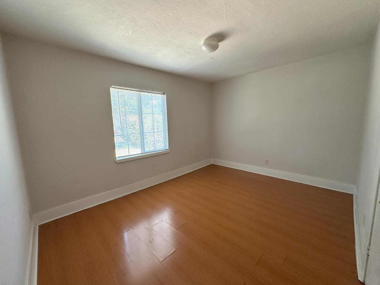 Detail Gallery Image 12 of 20 For 405 Colorado Ave, Modesto,  CA 95351 - 3 Beds | 2 Baths