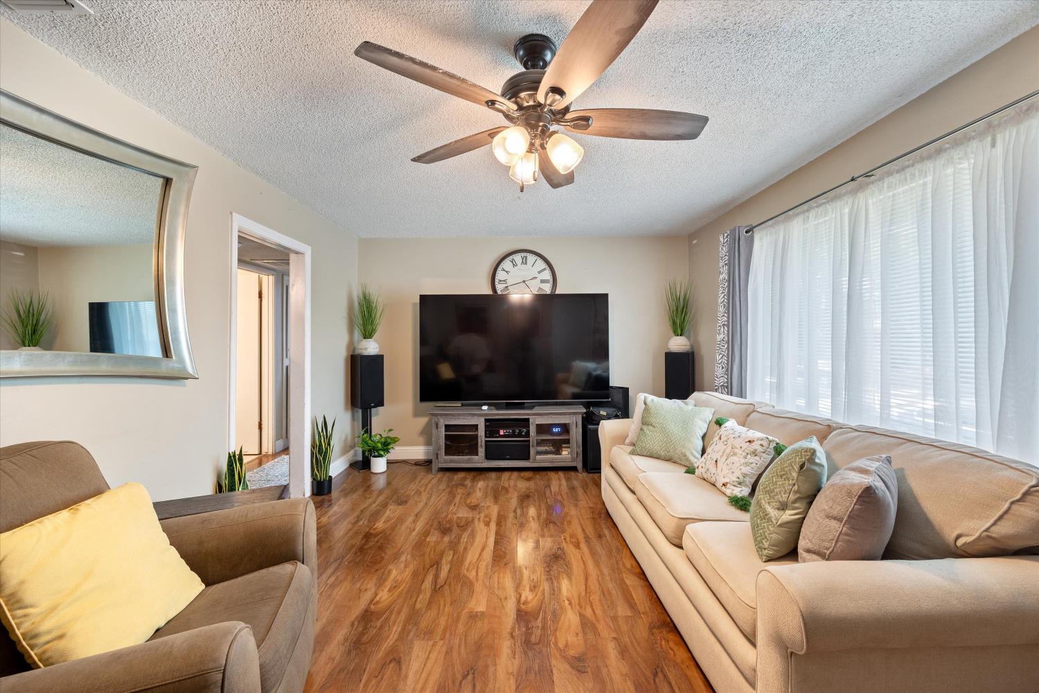 Detail Gallery Image 17 of 39 For 2326 Ramon Dr, Sacramento,  CA 95825 - – Beds | – Baths