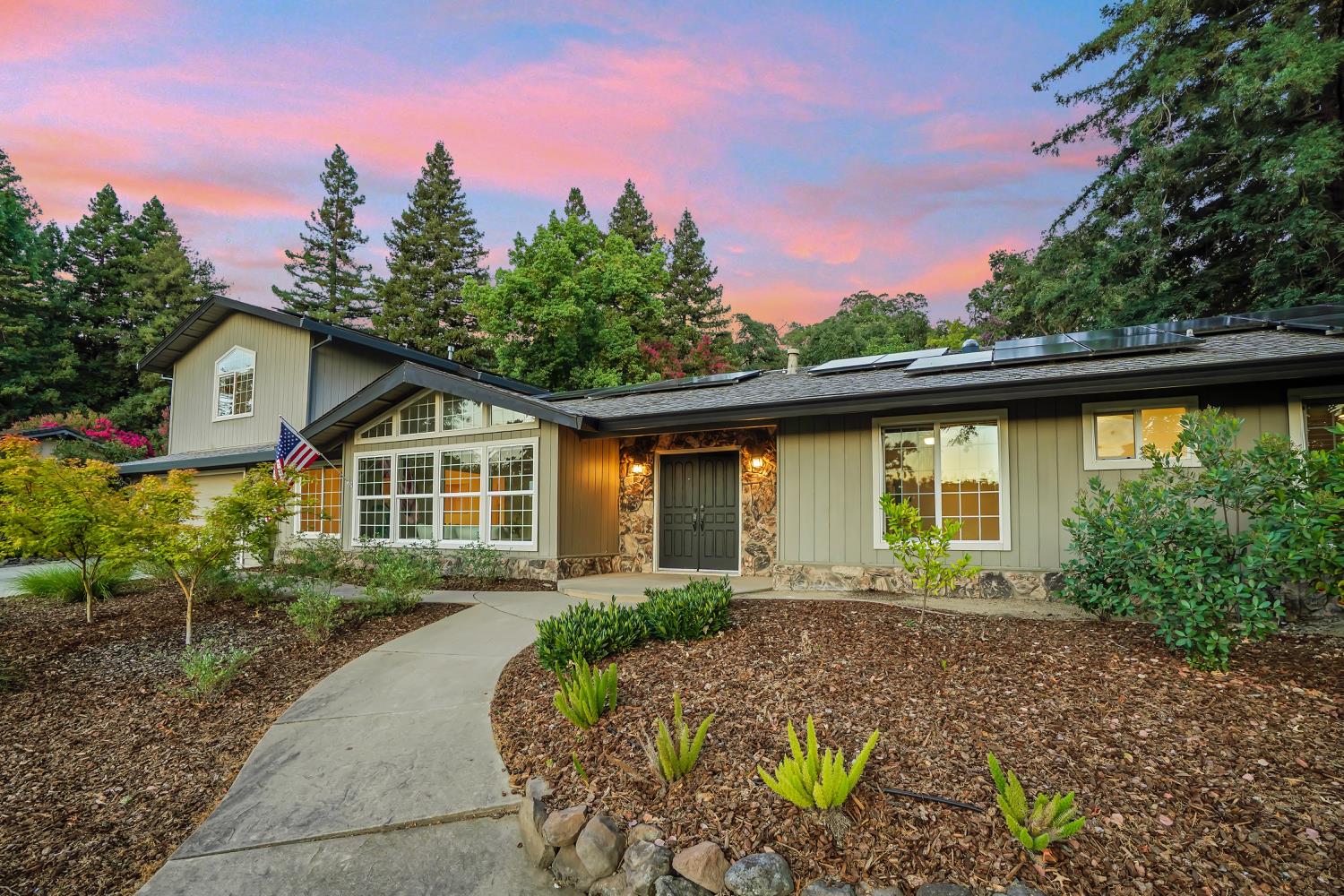 Detail Gallery Image 2 of 37 For 4025 Silver St, Rocklin,  CA 95677 - 5 Beds | 3/1 Baths