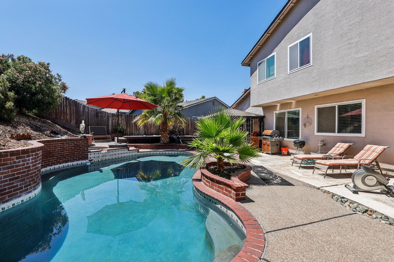 Detail Gallery Image 48 of 55 For 8058 Mesa Oak Way, Citrus Heights,  CA 95610 - 5 Beds | 3 Baths