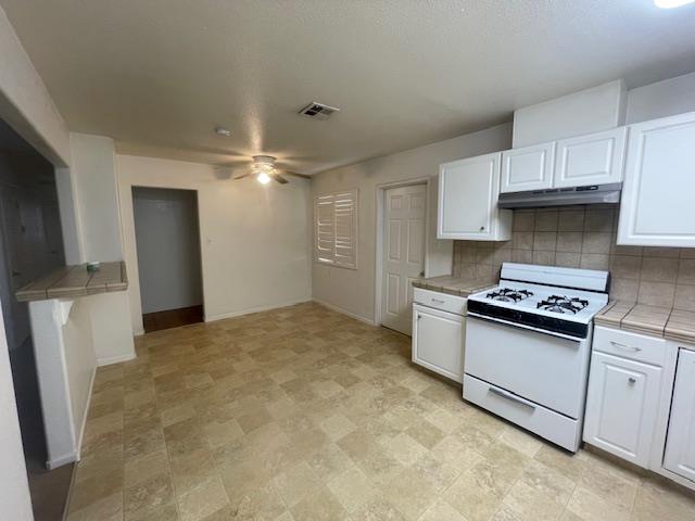 Detail Gallery Image 3 of 19 For 2009 Chelsea Ave, Modesto,  CA 95350 - 3 Beds | 2 Baths
