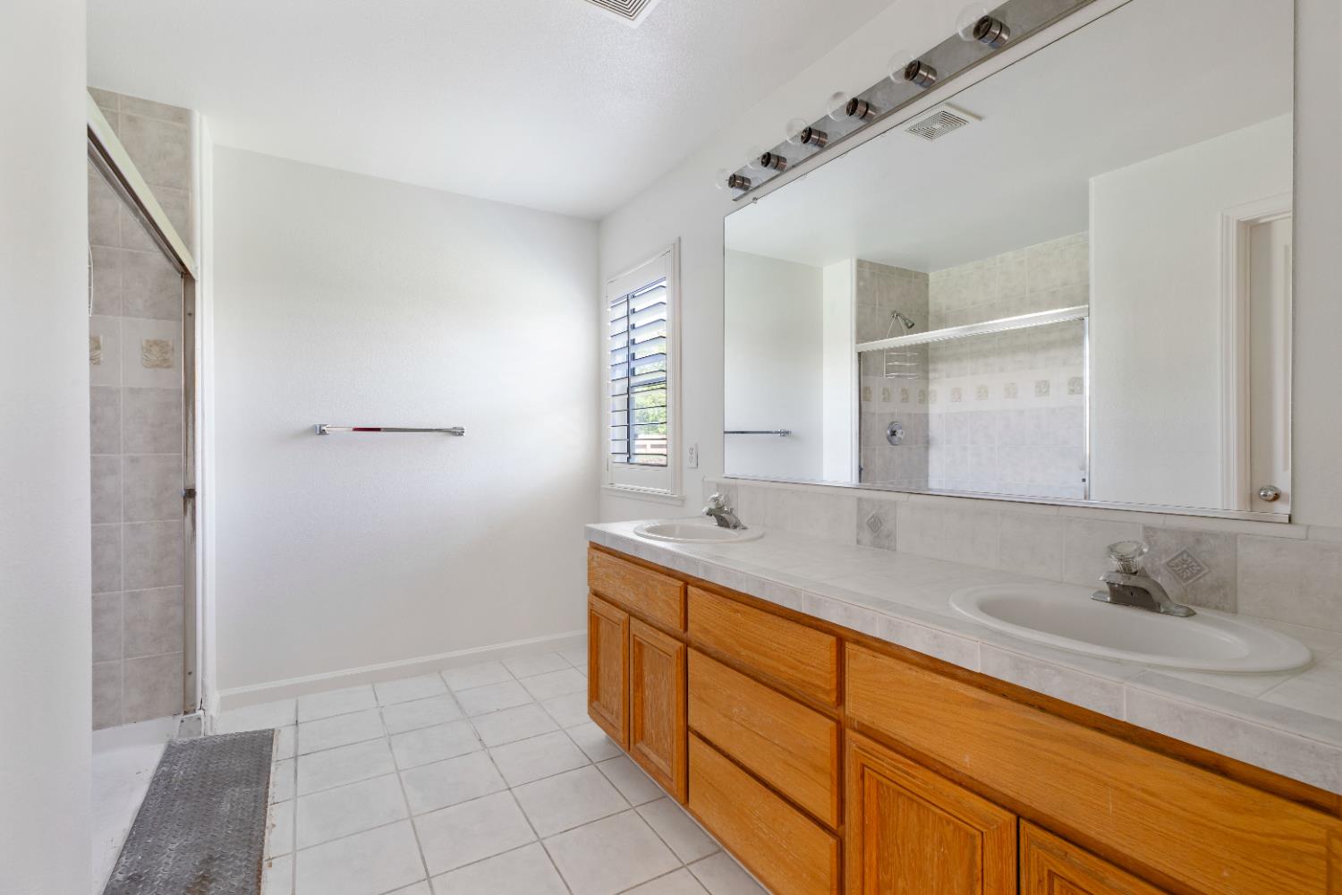 Detail Gallery Image 17 of 29 For 995 W Springer Dr, Turlock,  CA 95382 - 4 Beds | 2 Baths