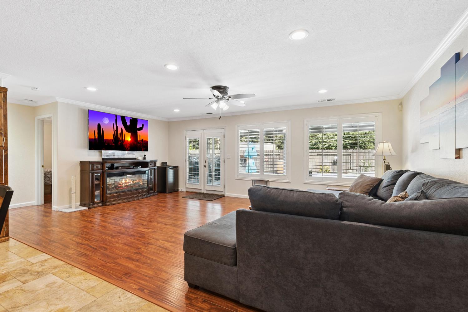 Detail Gallery Image 11 of 46 For 1162 Michelle Ct, Ripon,  CA 95366 - 5 Beds | 2 Baths