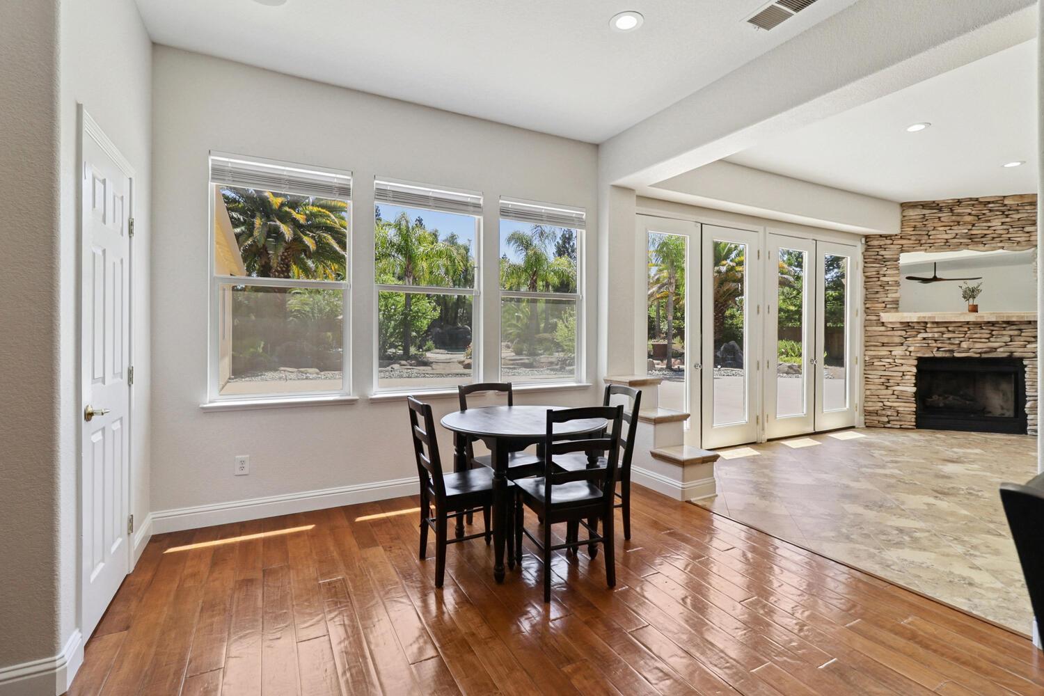 Detail Gallery Image 27 of 92 For 9896 Silvergate Ln, Elk Grove,  CA 95624 - 5 Beds | 3 Baths