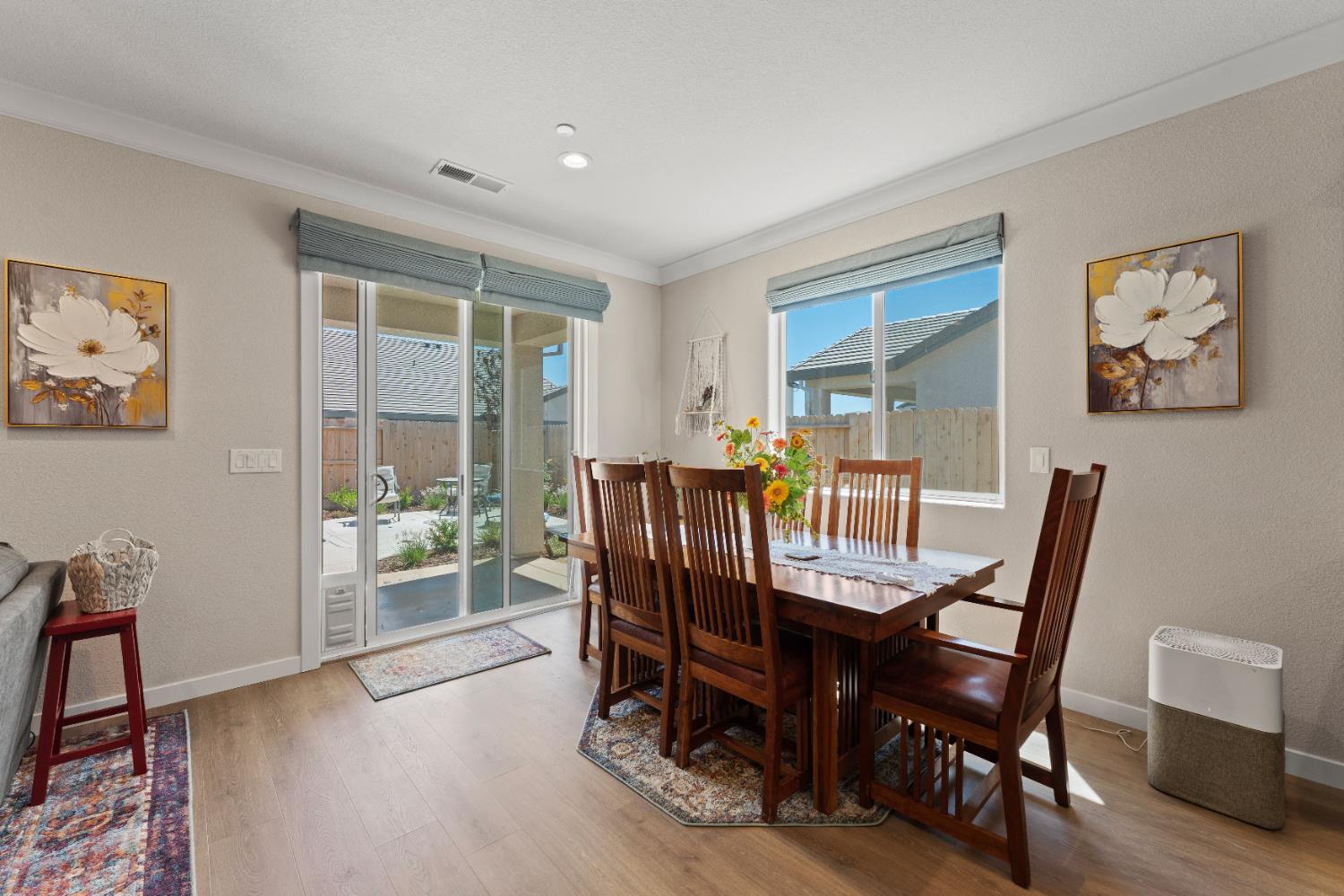Detail Gallery Image 8 of 37 For 4363 Borderlands Dr, Rancho Cordova,  CA 95742 - 3 Beds | 3 Baths