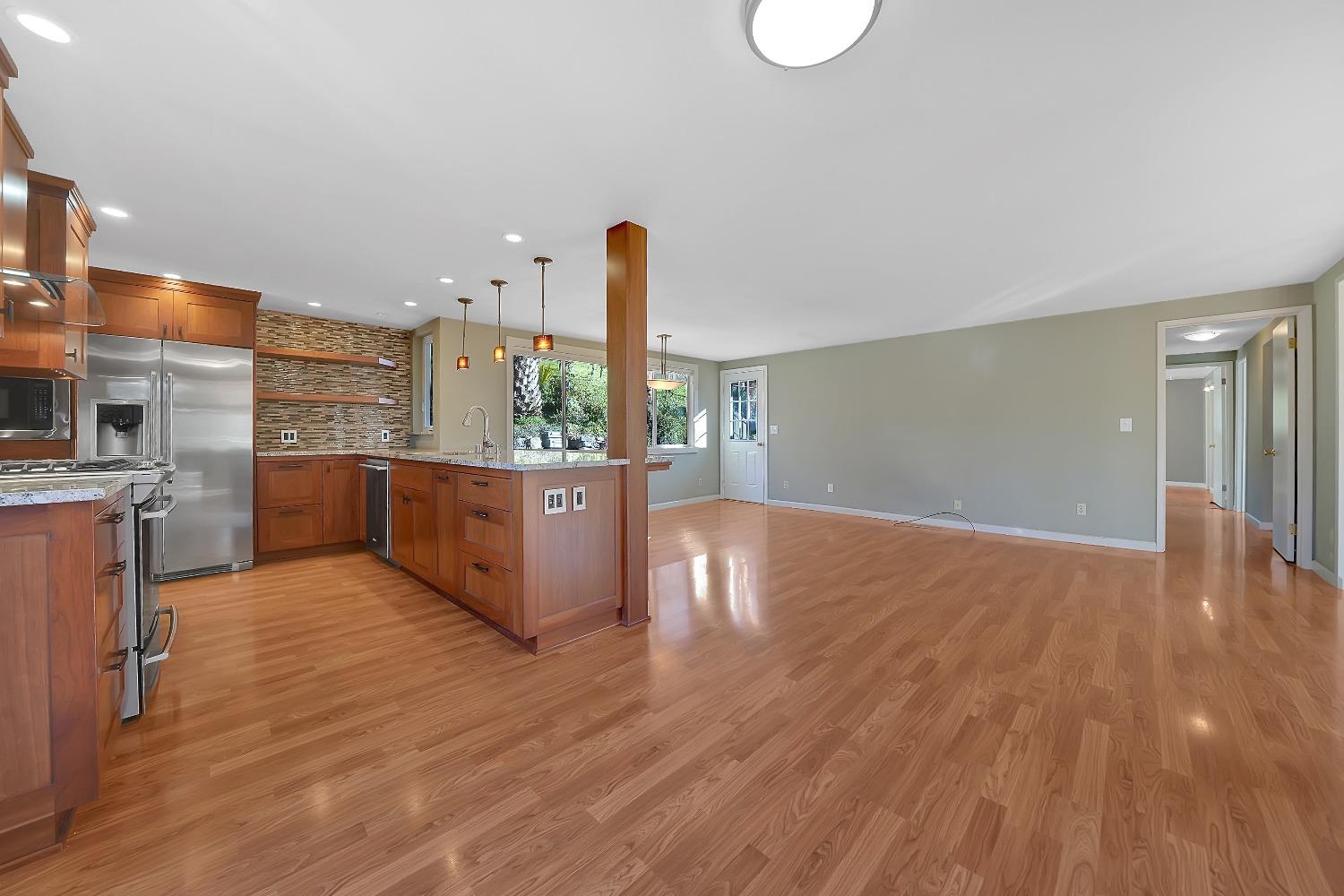 Detail Gallery Image 10 of 40 For 40 Greenstone Ter, Sutter Creek,  CA 95685 - 3 Beds | 2/1 Baths