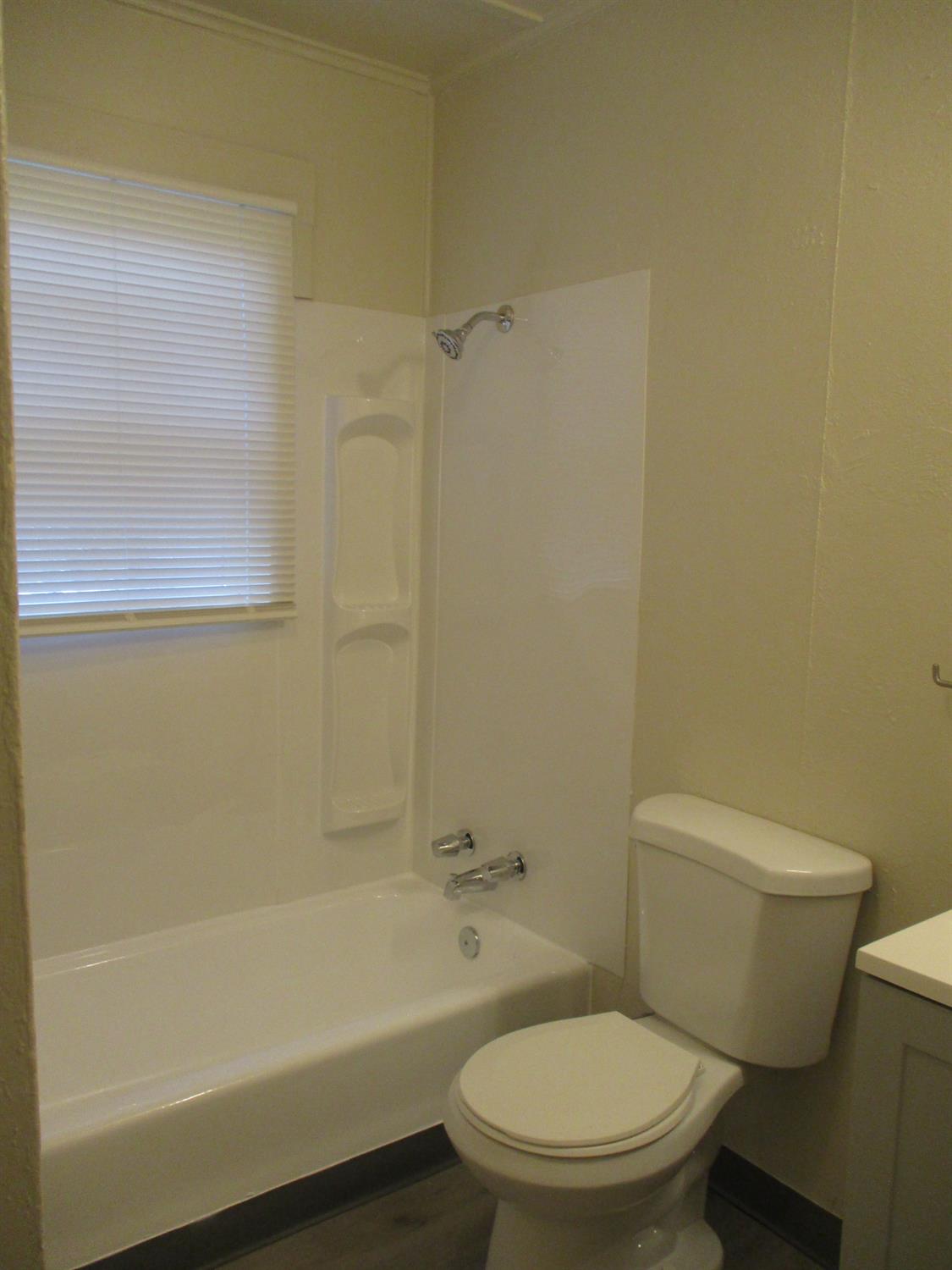 Detail Gallery Image 8 of 14 For 339 W 6th St, Stockton,  CA 95206 - 1 Beds | 1 Baths