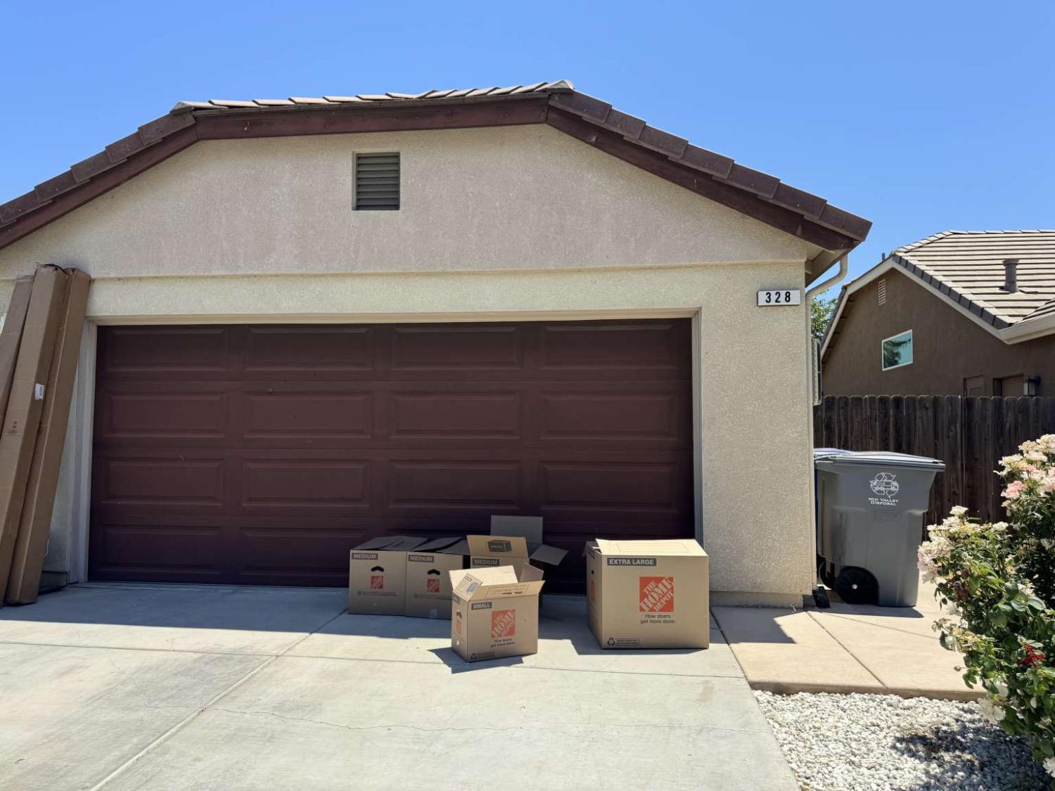 Detail Gallery Image 4 of 41 For 328 Sunburst St, Los Banos,  CA 93635 - 3 Beds | 2 Baths
