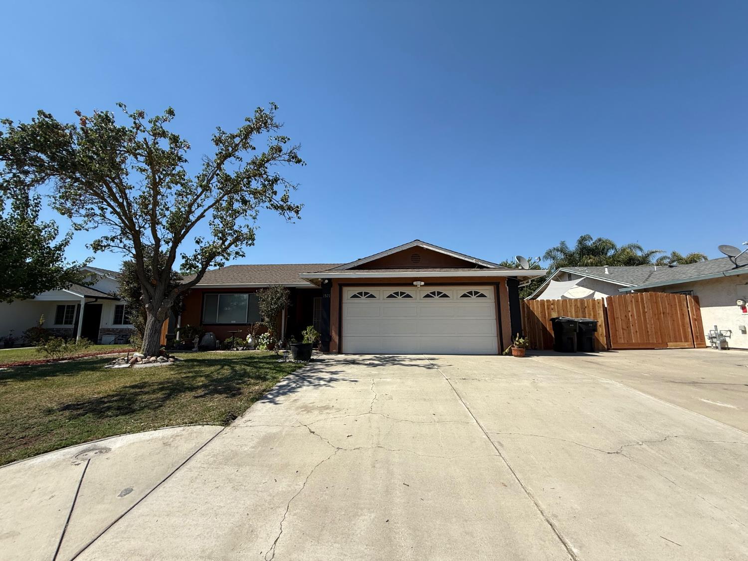 Detail Gallery Image 1 of 13 For 1521 Harvest Dr, Ripon,  CA 95366 - 3 Beds | 2 Baths