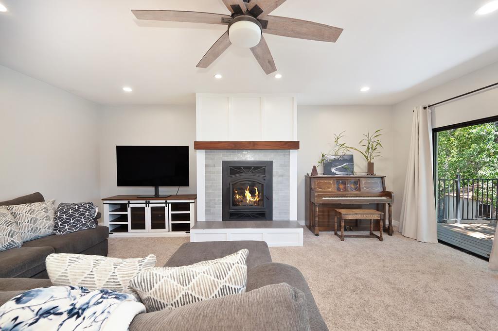 Detail Gallery Image 32 of 73 For 2953 Oakleaf Dr, Cameron Park,  CA 95682 - 3 Beds | 2/1 Baths