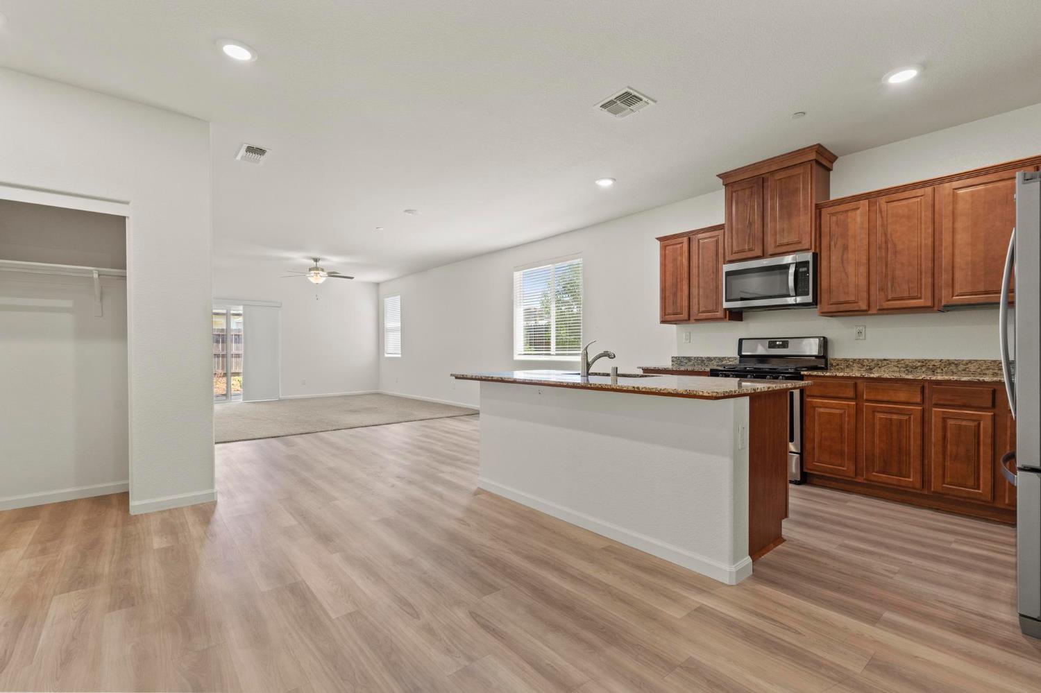 Detail Gallery Image 11 of 41 For 2363 Redgold St, Marysville,  CA 95901 - 4 Beds | 2 Baths