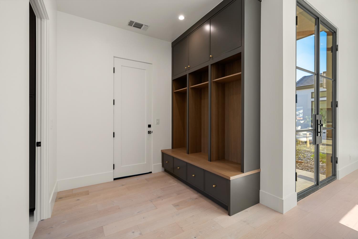 Detail Gallery Image 29 of 72 For 9260 Hilltop Pl, Loomis,  CA 95650 - 4 Beds | 5 Baths