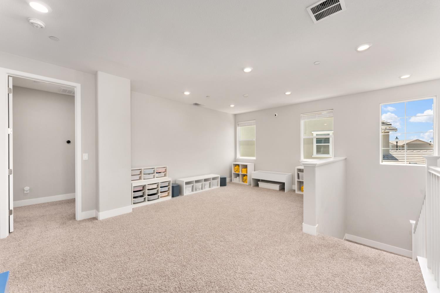 Detail Gallery Image 45 of 83 For 2073 Challenger Way, Roseville,  CA 95747 - 4 Beds | 3/1 Baths