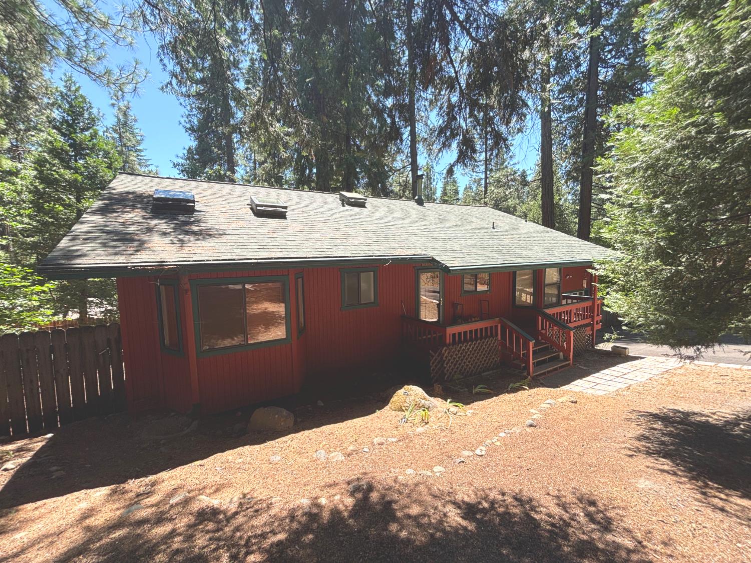 Detail Gallery Image 2 of 22 For 6210 Kokanee Ln, Pollock Pines,  CA 95726 - 3 Beds | 2 Baths