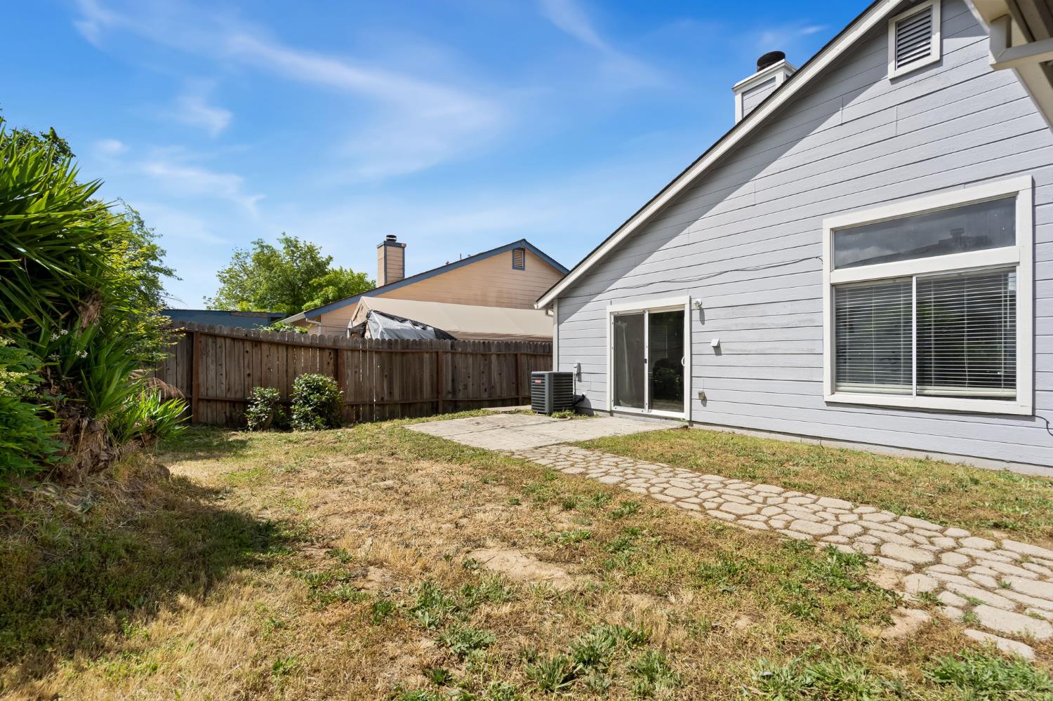 Detail Gallery Image 19 of 22 For 5279 Jacinto Ave, Sacramento,  CA 95823 - 3 Beds | 2 Baths