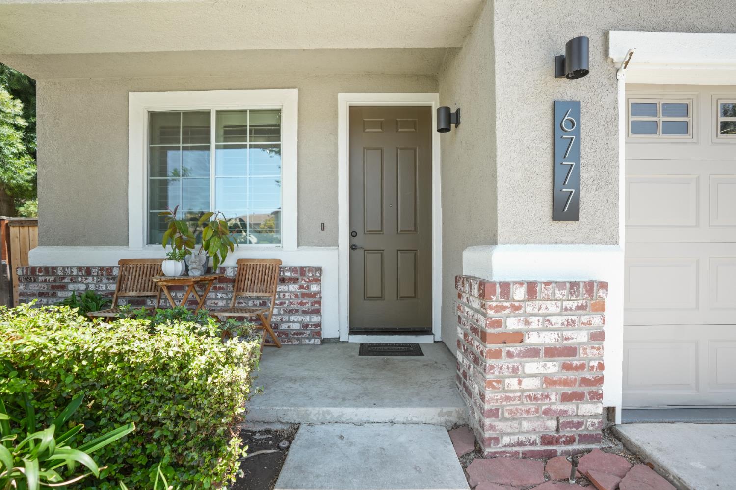 Detail Gallery Image 4 of 33 For 6777 Brook Falls Cir, Stockton,  CA 95219 - 4 Beds | 3 Baths