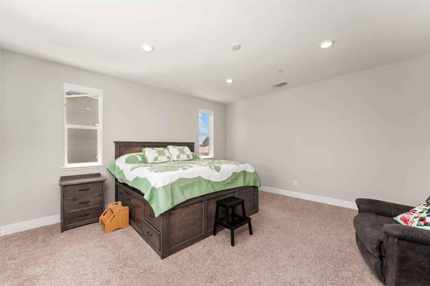 Detail Gallery Image 50 of 83 For 2073 Challenger Way, Roseville,  CA 95747 - 4 Beds | 3/1 Baths