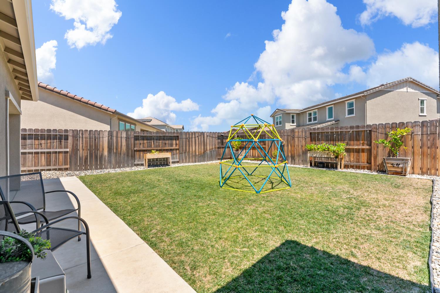 Detail Gallery Image 73 of 83 For 2073 Challenger Way, Roseville,  CA 95747 - 4 Beds | 3/1 Baths